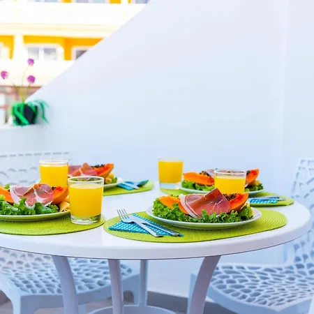 97 Hermosa Marina Primavera Con Terraza Y Piscina